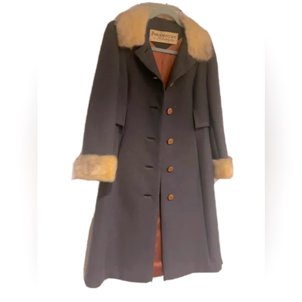 Vintage-Inspired Black Wool Coat with Fur Trim